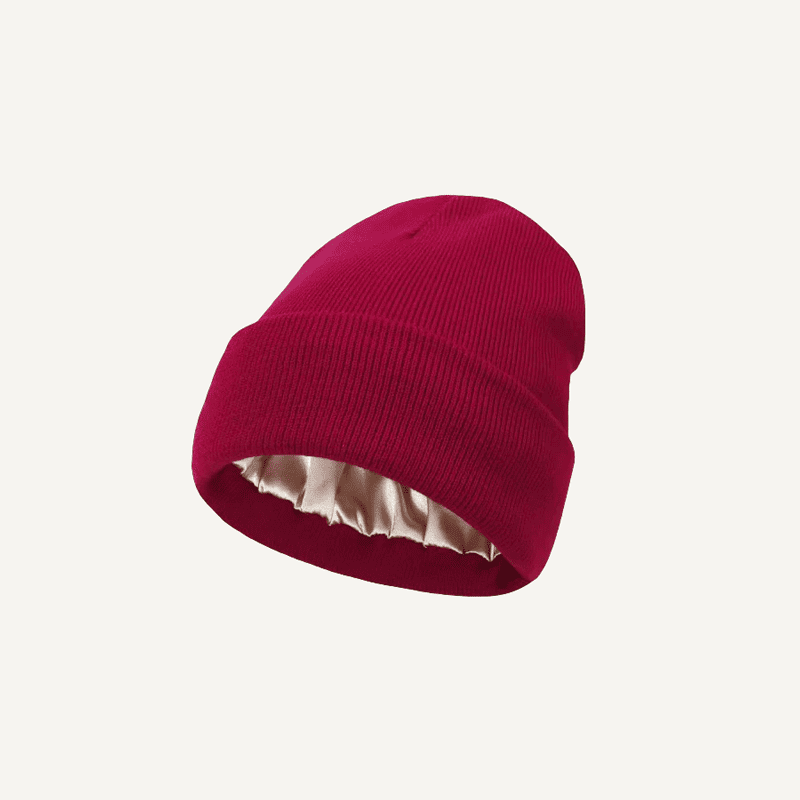 Čepice s podšívkou ze saténu